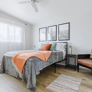 https://pool-old-town-king-bed-2b-1b.scottsdalehotels.org