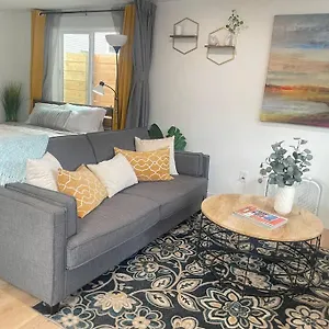 Holiday home New Private Tiny Near Greenlake/lightrail/i-5
